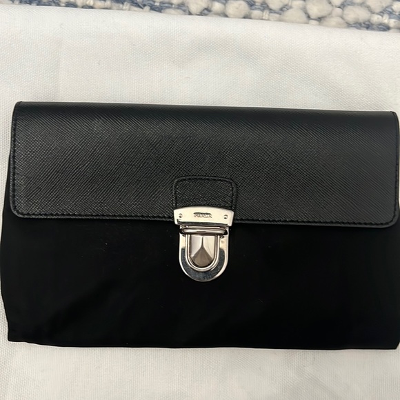 Vintage Prada wallet - Picture 1 of 4